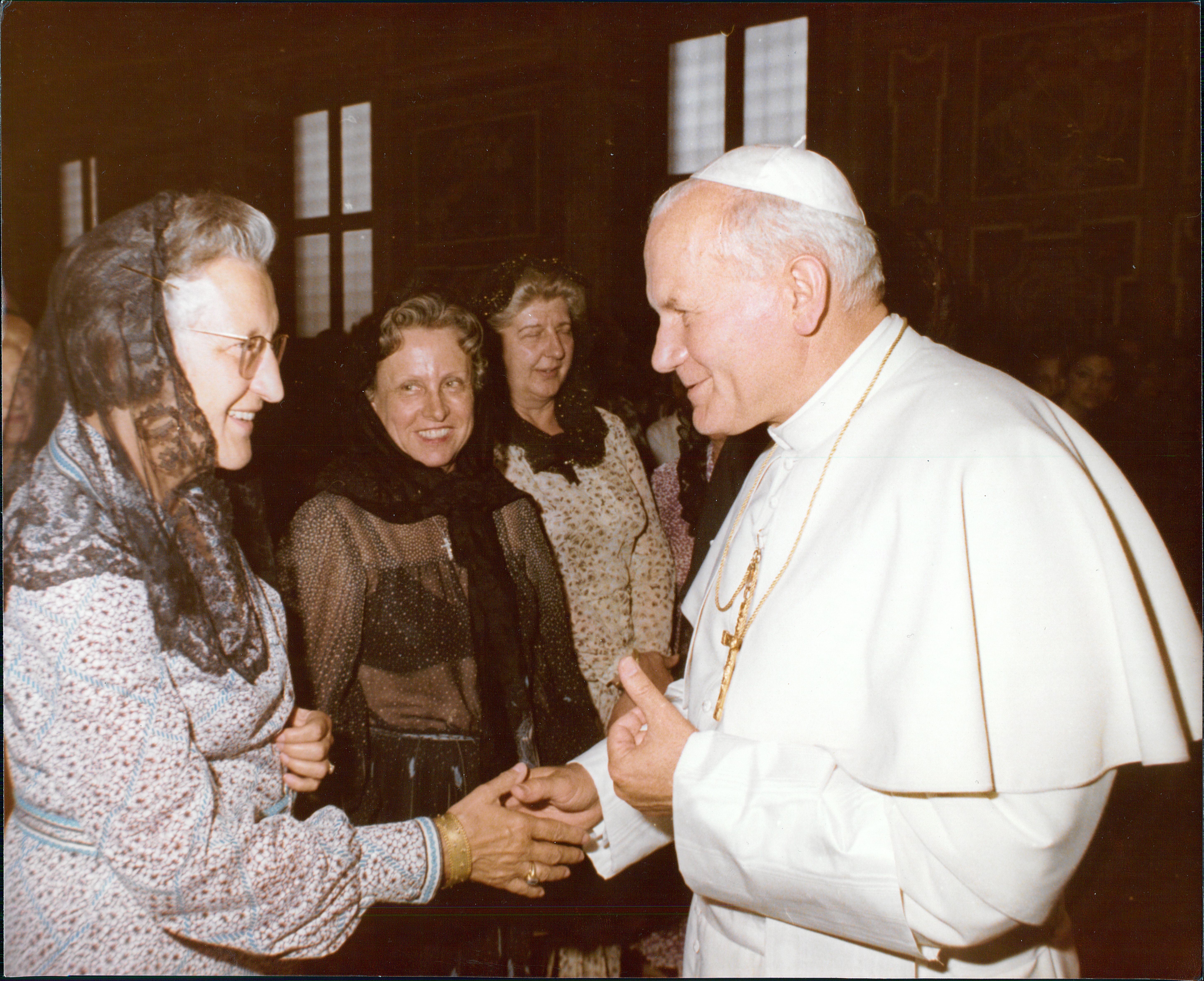 Empfang einer Unternehmerinnendelegation bei Papst Johannes Paul II. anlässlich des 29. FCEM-Kongresses 1979 in Florenz